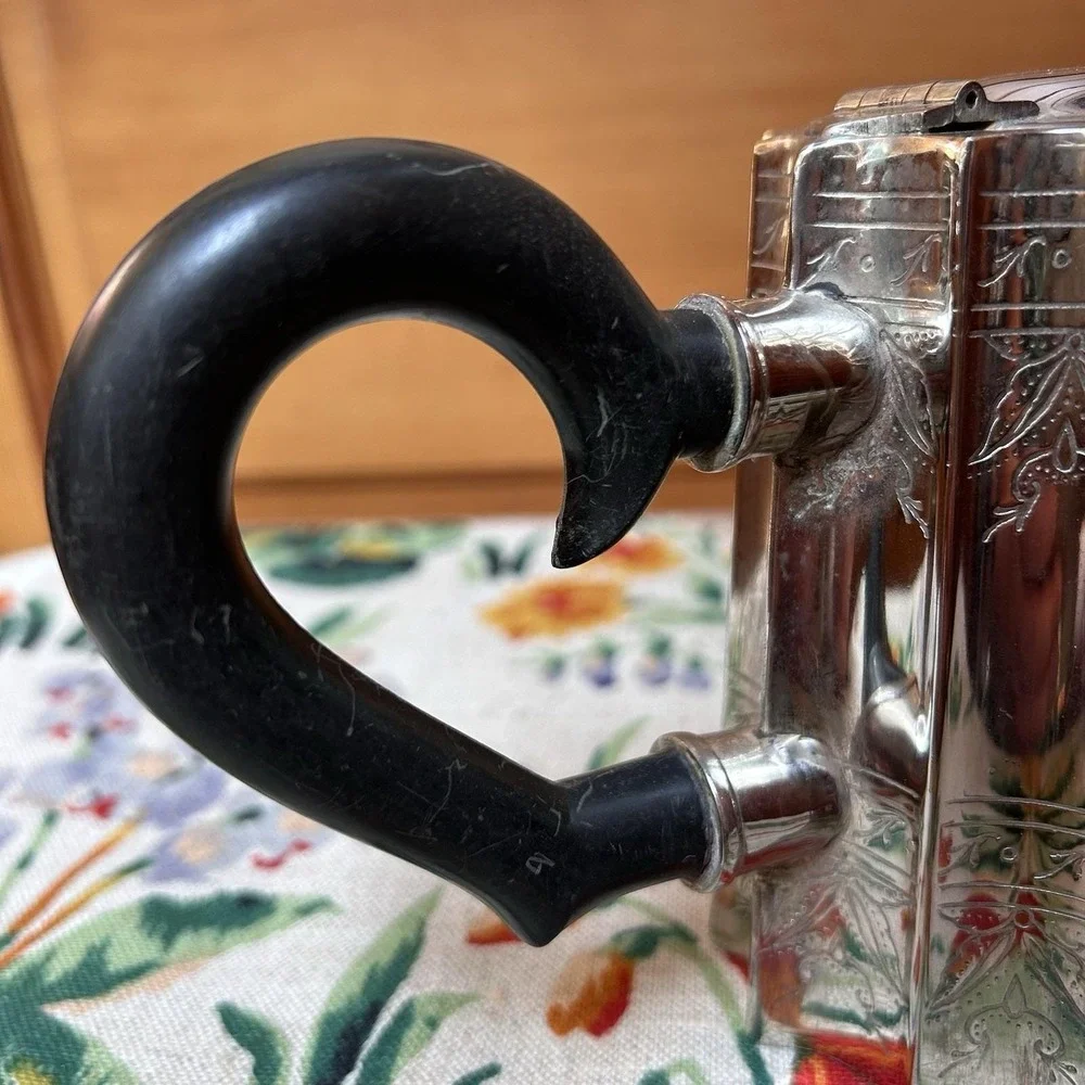 Unique VTG International Silver Co Silver Plate Fluted Etched Teapot Victorian